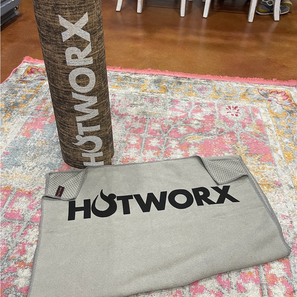 Gray Towel and Mat Set